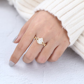 Bague de fiançailles avec halo en moissanite en forme de poire de 0,43 ct et pavé torsadé