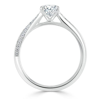 Bague de fiançailles avec solitaire en moissanite à taille ovale de 0,75 ct