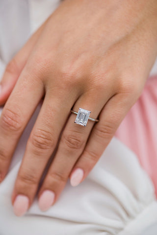 Bague de fiançailles avec solitaire en émeraude et moissanite de 2,60 ct