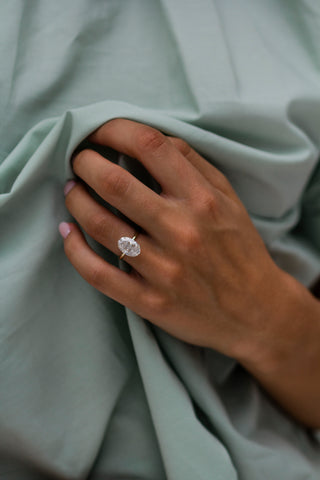 Bague de fiançailles avec solitaire ovale en moissanite de 1,0 à 4,0 ct