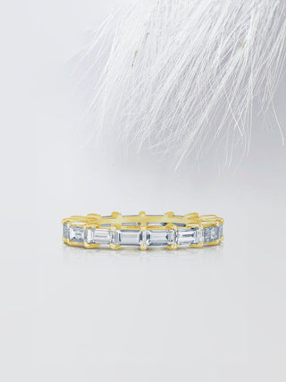 Alliance de mariage en or jaune avec diamants taille baguette et moissanite 