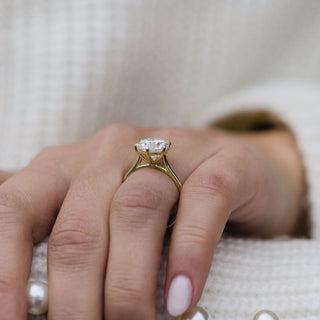 Bague de fiançailles solitaire en diamant à six griffes et moissanite ronde de 3,0 ct