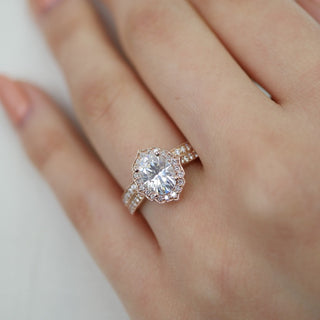 Bague de fiançailles de mariée halo en moissanite à taille ovale florale vintage de 1,20 ct 