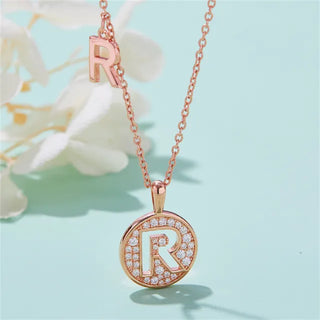 Collar de diamantes de moissanita con la letra "R" para mujer