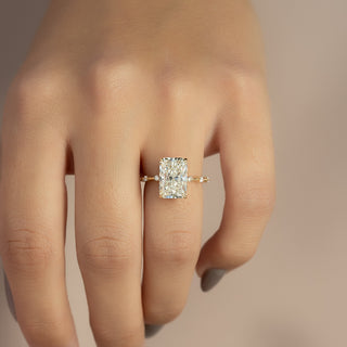 Bague de fiançailles délicate avec halo caché et diamant CVD taille radiant de 2,0 à 4,0 ct