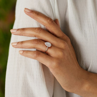 Bague de fiançailles avec diamant taille poire et moissanite halo de 1,0 ct