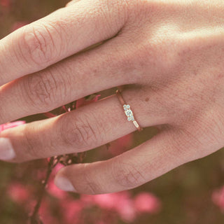 Bague de fiançailles en grappe de moissanite de forme ronde de 0,60 ct