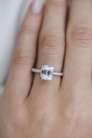 Bague de fiançailles en moissanite taille Ascher avec halo caché de 2,30 ct