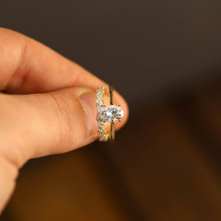 Bague de fiançailles solitaire en moissanite ovale pour femme 