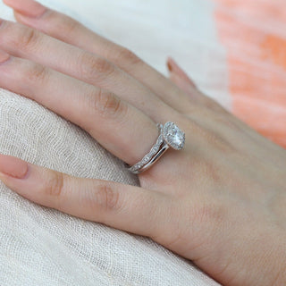 Bague de fiançailles halo en moissanite taille coussin de 1,50 ct 