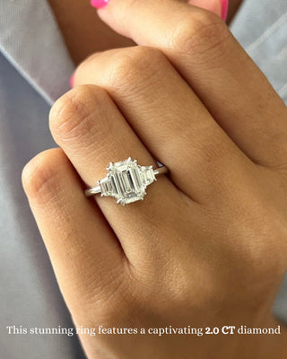 Bague de fiançailles à trois pierres avec diamants CVD émeraude de 1,0 CT à 3,0 CT