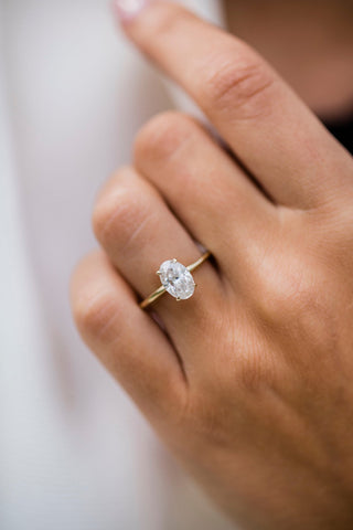 Bague de fiançailles avec solitaire ovale en moissanite de 1,85 ct