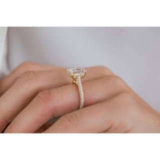 Bague de fiançailles solitaire allongée en forme de coussin avec halo caché en moissanite de 3,20 ct