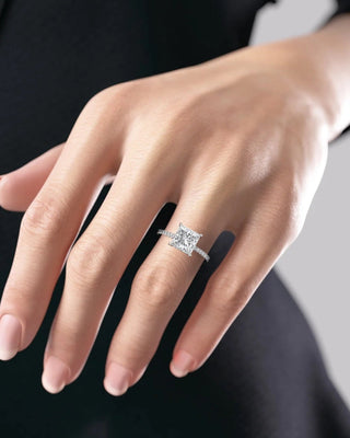 Anillo de compromiso estilo pavé princesa con corte de 2,0 a 4,0 quilates