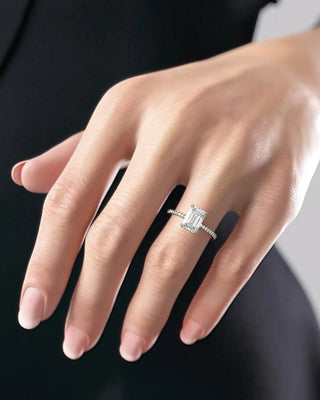 Bague de fiançailles avec halo caché et pavé de diamants CVD taille émeraude de 1,0 à 3,0 ct