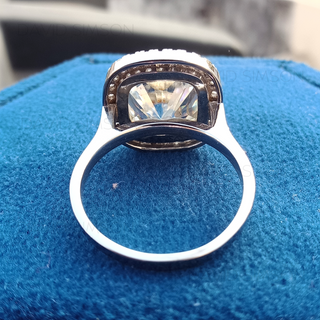 Bague de fiançailles halo en moissanite et diamant taille coussin de 2,50 ct