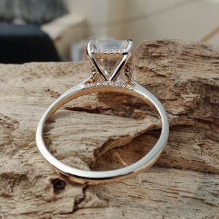 Bague de fiançailles avec halo caché en moissanite et diamant taille émeraude de 3,50 ct