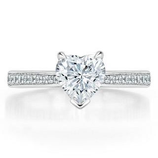 Bague de fiançailles en moissanite pavée solitaire à coupe en cœur de 1,0 ct