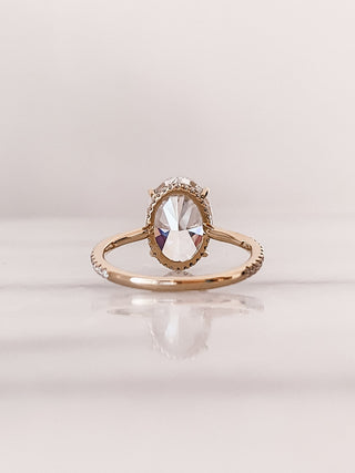 Bague de fiançailles ouverte avec halo caché en diamants et moissanite ovale pavée de 2,80 ct