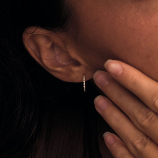 Boucles d'oreilles créoles en diamant taille ronde pour femmes 