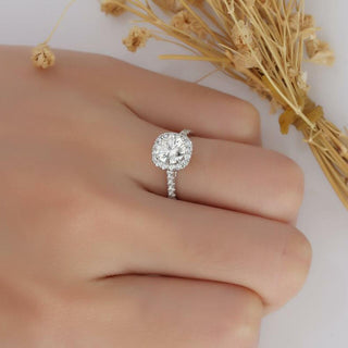 1.0CT Round Brilliant Cut Unique Halo Engagement Ring - ELITE CARAT