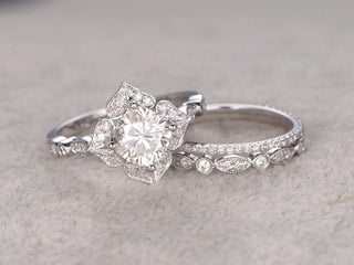 1.0 CT Cushion Floral Style Moissanite Bridal Ring Set