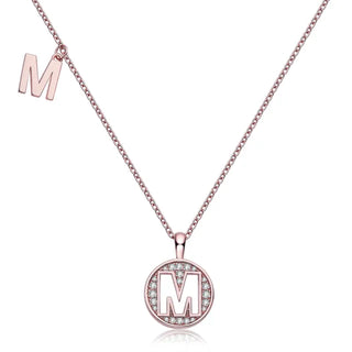 Collar de diamantes de moissanita con la letra "M" para mujer