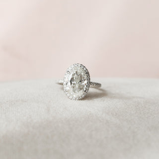 Bague de fiançailles avec diamants pavés en moissanite taille ovale de 3,50 ct 