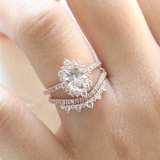 Bague de fiançailles de mariée pavée en forme de diadème avec halo en moissanite à taille ovale de 1,20 ct 