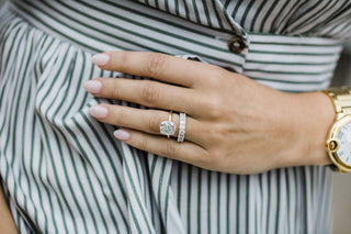 Anillo de compromiso solitario con diamante moissanita en talla cojín de 4,65 quilates para ella