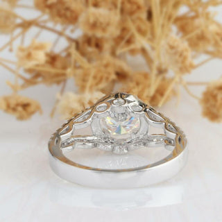 Bague de fiançailles avec halo de diamants en moissanite à tige fendue ronde de 1,0 ct