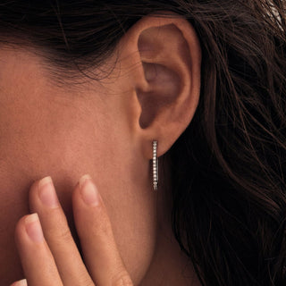 Pendientes de aro con diamantes de talla redonda para ella 