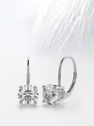 Boucles d'oreilles en diamants à coupe ronde Renee Moissanite pour femmes 