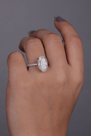 Anillo de compromiso con moissanita con halo oculto y corte ovalado de 2,0 CT a 4,0 CT