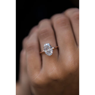 Bague de fiançailles solitaire en diamant et moissanite ovale allongée de 4,0 ct