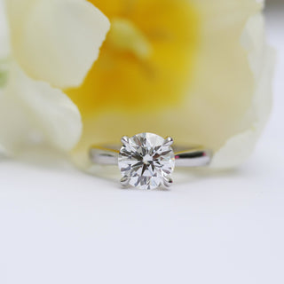 2.0ct Round Cut Moissanite Diamond Cathedral Solitare Engagement Ring - ELITE CARAT