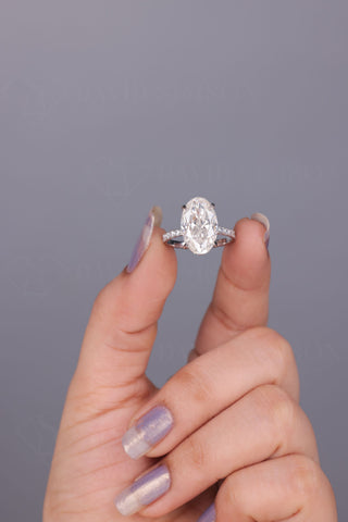 Bague de fiançailles en moissanite à halo caché de taille ovale de 2,0 à 4,0 ct