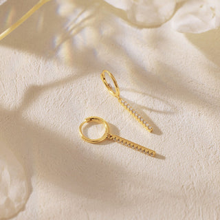 Boucles d'oreilles longues minimalistes en diamants taille ronde pour elle 