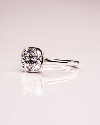 Bague de fiançailles avec halo caché et lunette en diamant CVD coussin de 1,15 à 3,15 ct