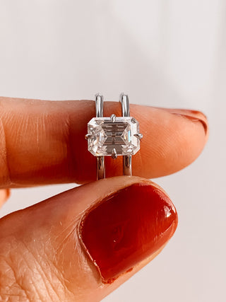 Bague de fiançailles solitaire unique en diamant moissanite à quatre griffes taille émeraude de 2,50 ct