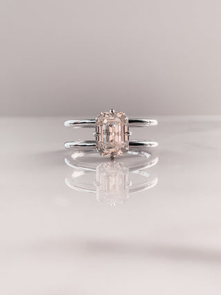 Bague de fiançailles solitaire unique en diamant moissanite à quatre griffes taille émeraude de 2,50 ct