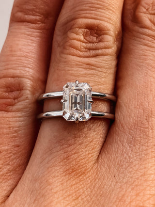 2.50 CT Emerald Cut Four Prong Moissanite Diamond Unique Solitaire Engagement Ring