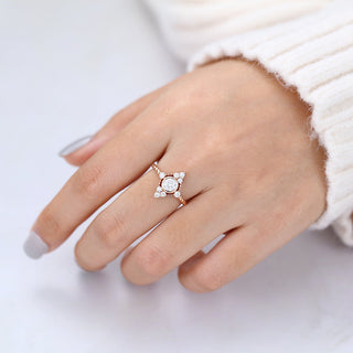 0.41 CT Round Shaped Moissanite Vintage Engagement Ring