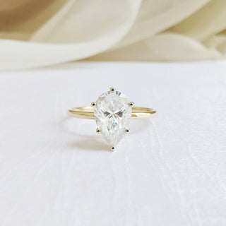 Bague de fiançailles solitaire en moissanite en forme de poire de 1,36 ct