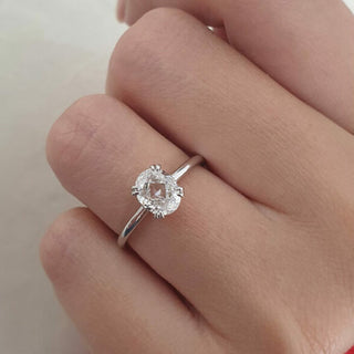 Bague de fiançailles avec halo caché en moissanite de forme ovale de 1,33 ct