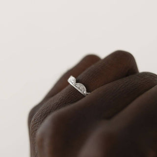 Alianza de boda de eternidad con diamante de moissanita de corte brillante redondo único de 0,12 ct 