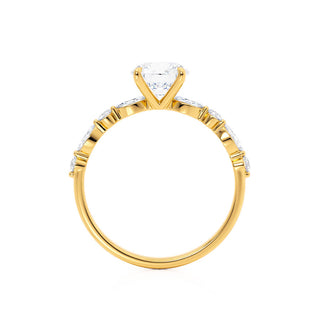 Bague de fiançailles de style solitaire en moissanite de forme ovale de 0,90 ct