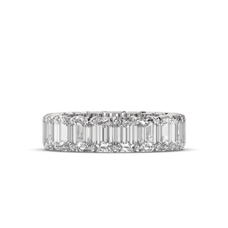 Alliance de mariage style canal avec diamants E-VS1 et émeraude de 6,0 carats