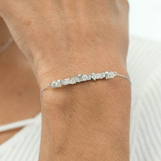 Bracelet en or blanc avec moissanite et diamants de forme mixte de 1,83 ct