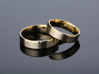 5.0MM Beveled Wedding Brushed Band For Women in Solid Gold